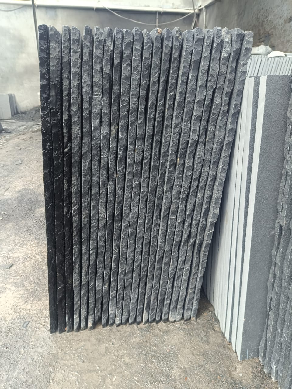 Black Limestone Paving Slabs Hand-cut Edge | 900 x 600 x 22 mm | Collection Milton Keynes