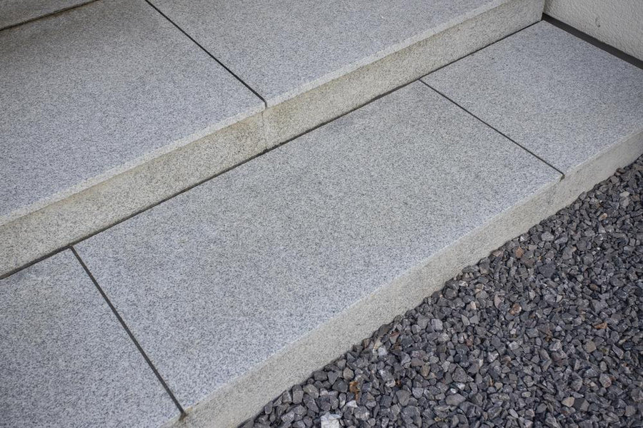 Granite Paving Slabs, Silver Grey Light Grey Stone 900x600x20mm £30.86 /m2