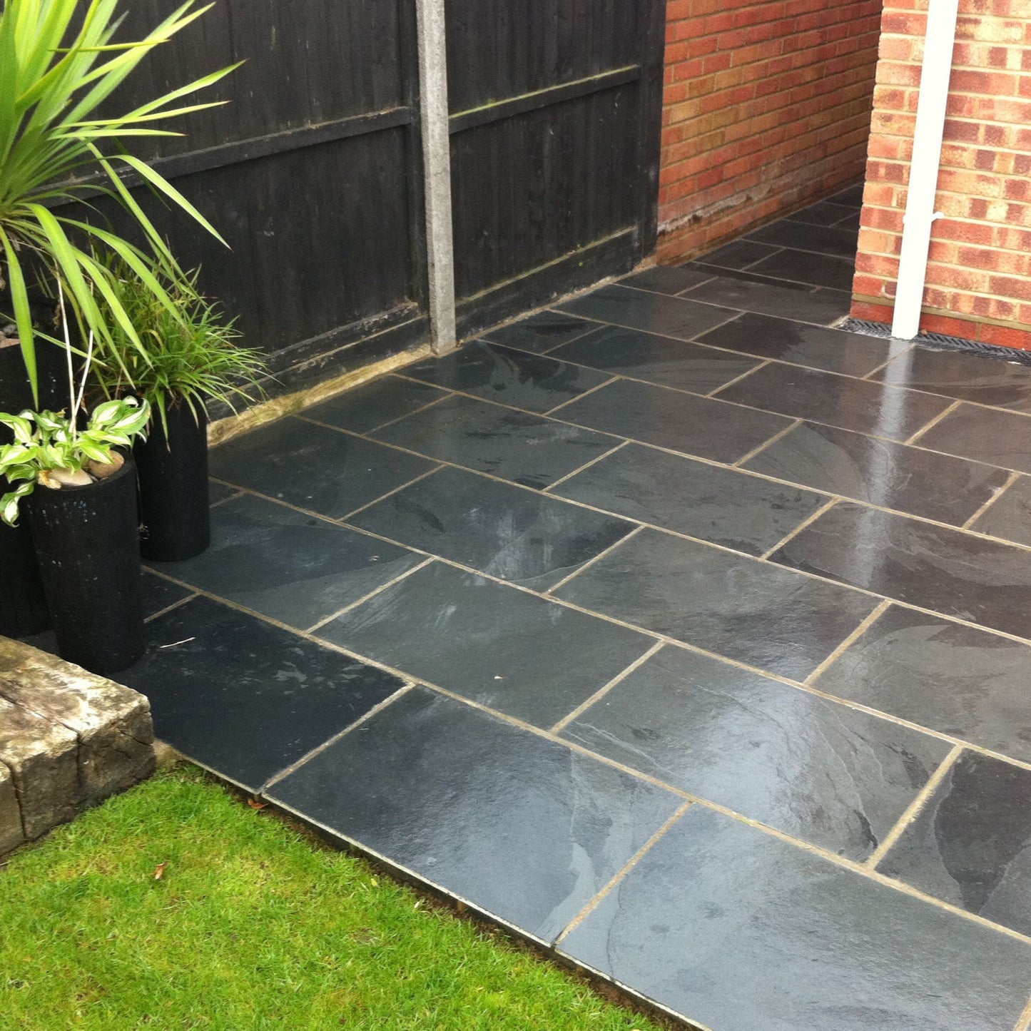 Black Slate Paving Tiles 600 x 400, customer project wet 